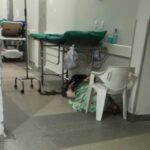 Vídeo mostra acompanhantes deitados no chão do PS Vídeo mostra acompanhantes deitados no chão do PS