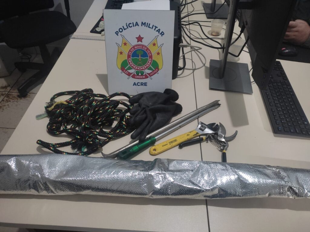 PM prende trio e impede furto em galeria de Rio Branco