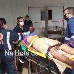 Motociclista invade preferencial em rotatória, bate em outra moto e acaba ferido em Rio Branco