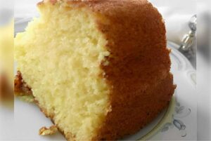 Bolo areia um bolo amanteigado simples e rápido para servir com chá ou café