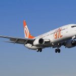Oração e corre-corre: mulher desmaia em avião da Gol e é atendida por médico acreano
