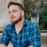 Cantor sertanejo é morto com 20 tiros na frente da noiva, em Manaus Cantor sertanejo é morto com 20 tiros na frente da noiva, em Manaus