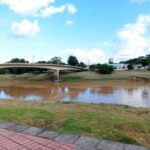 Mesmo com chuvas diárias, nível do Rio Acre segue baixando em Rio Branco