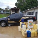 PF descobre depósito com 730 litros de gasolina contrabandeados
