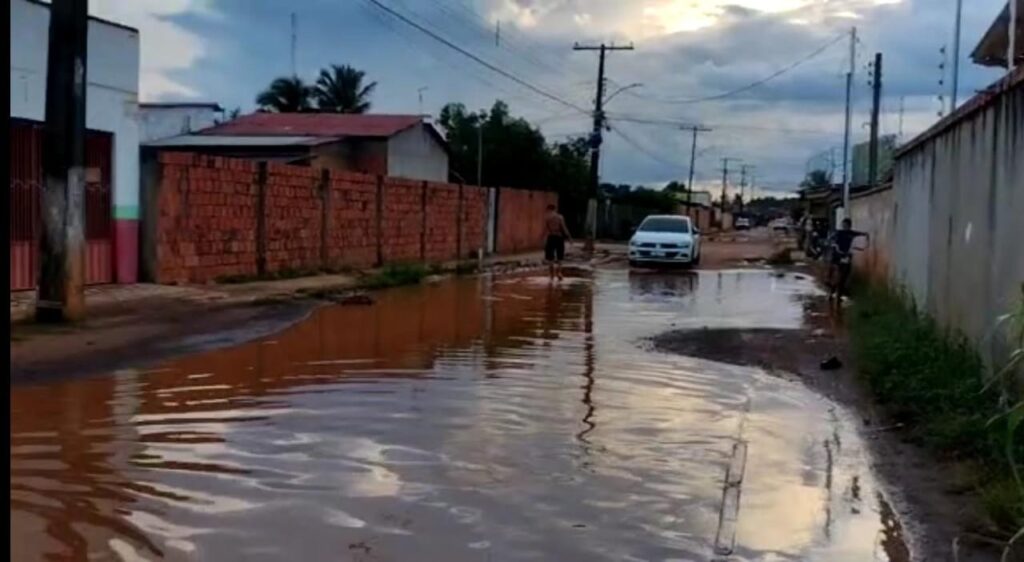 Vídeo: Falta de cuidado municipal traz transtorno para moradores de Senador Guiomard