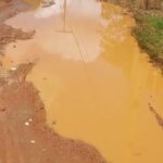 Moradores do Belo Jardim II reclamam de péssimas condições de ruas e desperdício de água