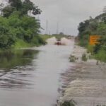 Trecho da BR-364 entre Sena e Rio Branco continua coberto pelas águas