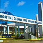 Mulher trans invade hospital com corpo em chamas após ser atacada