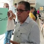 Apesar de cardápio constar prato extra, secretário adjunto da Seme nega: “Vocês não têm do que reclamar”