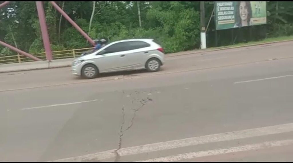 Único acesso de saída para moradores da parte alta pode ser interditado a qualquer momento em Rio Branco