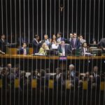 Votação do PL das Fake News é adiada na Câmara após pedido do relator