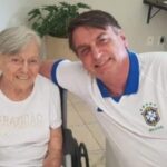 Bolsonaro faz post com homenagem à mãe: “Aproveite enquanto a tem” Bolsonaro faz post com homenagem à mãe: “Aproveite enquanto a tem”