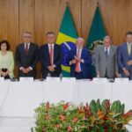 Lula inicia semana em reunião com ministros para discutir arcabouço fiscal Lula inicia semana em reunião com ministros para discutir arcabouço fiscal