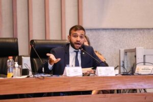 CPMI precisa ir atrás dos militares, diz deputado que propôs CPI no DF