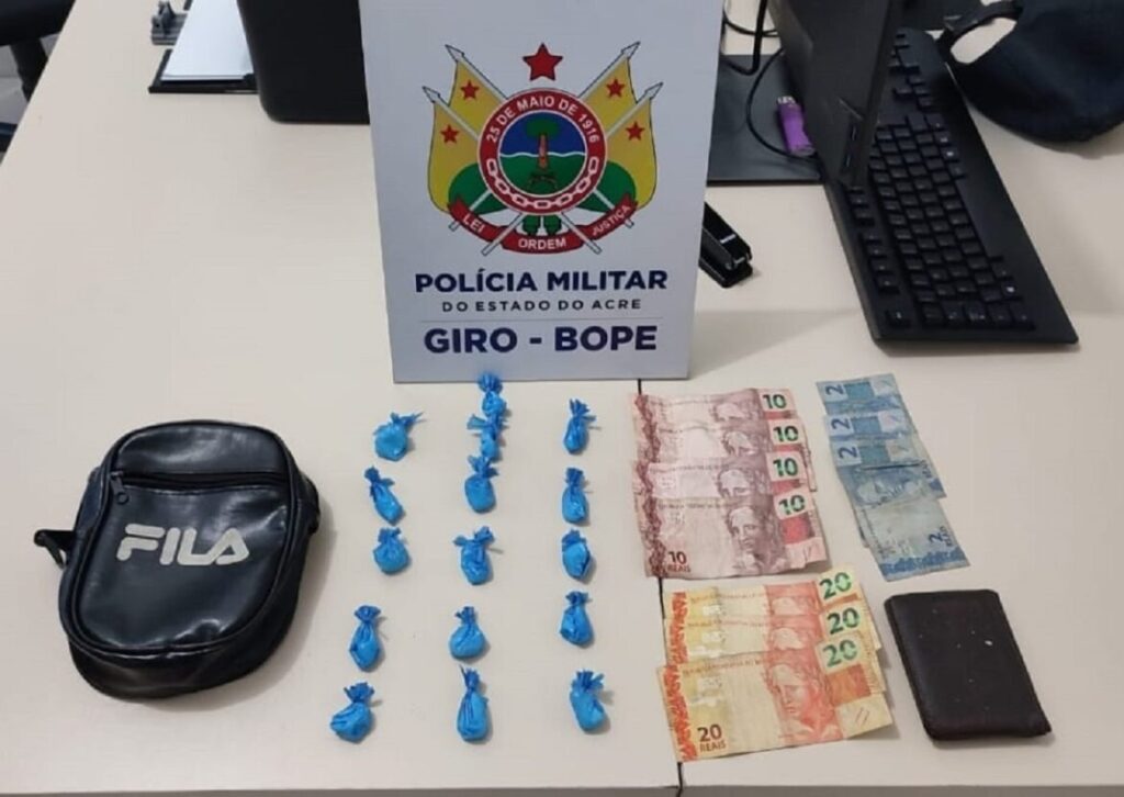 Polícia Militar detém dupla por tráfico de drogas no Mocinha Magalhães