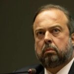 “Petrobras trabalhou contra o país nos últimos anos”, diz ministro “Petrobras trabalhou contra o país nos últimos anos”, diz ministro