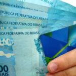 VITÓRIA: Dinheiro EXTRA para brasileiros cai como um PRESENTE para quem tem carteira assinada VITÓRIA: Dinheiro EXTRA para brasileiros cai como um PRESENTE para quem tem carteira assinada