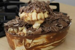 Sobremesa de maracujá trufada fácil de fazer e deliciosa da primeira à última colherada