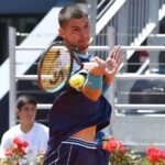 Auger-Aliassime é derrotado em batalha de 3h17 na estreia em Roma Auger-Aliassime é derrotado em batalha de 3h17 na estreia em Roma