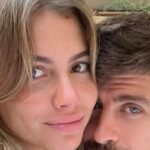 Gerard Piqué e Clara Chía aparecem juntos em passeio pelas ruas de Barcelona Gerard Piqué e Clara Chía aparecem juntos em passeio pelas ruas de Barcelona