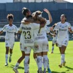 Santos volta a bater o Flamengo e confirma classificação às semis do Brasileirão feminino Santos volta a bater o Flamengo e confirma classificação às semis do Brasileirão feminino