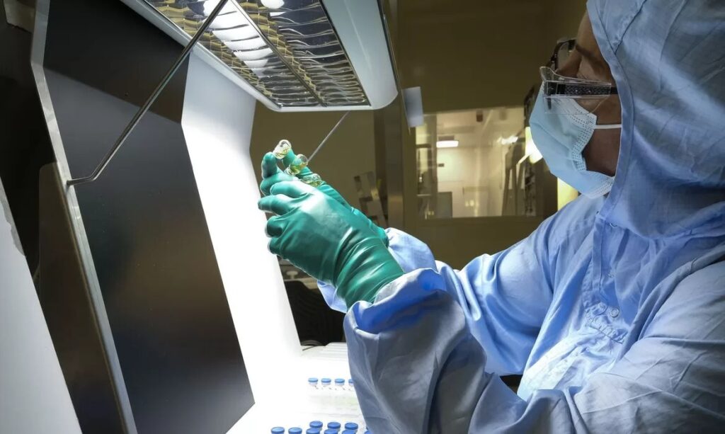 Anvisa renova autorização de vacinas e medicamentos de uso emergencial; veja lista