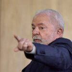 Bastidor: Lula se irrita com ministro por 'fuga' de reunião de mais de 9 horas Bastidor: Lula se irrita com ministro por 'fuga' de reunião de mais de 9 horas