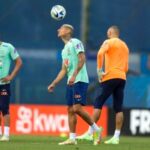 Seleção brasileira realiza 1º treino com grupo completo em Barcelona Seleção brasileira realiza 1º treino com grupo completo em Barcelona