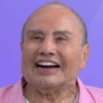 Deboche desrespeitoso contra Stênio Garcia mostra como é cruel envelhecer na TV Deboche desrespeitoso contra Stênio Garcia mostra como é cruel envelhecer na TV
