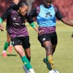 Jogadoras da África do Sul são chamadas de 'mercenárias' após protesto antes da Copa Jogadoras da África do Sul são chamadas de 'mercenárias' após protesto antes da Copa