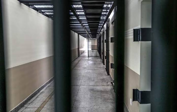 Policiais penais são feitos reféns por detentos no presídio de segurança máxima em Rio Branco
