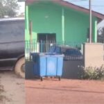 Com sinais de embriaguez, homem perde o controle de carro e colide contra muro do Sesc de Brasiléia Com sinais de embriaguez, homem perde o controle de carro e colide contra muro do Sesc de Brasiléia