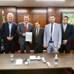 A pedido de Gonzaga e Nicolau, ministro libera recurso para casas de farinhas no Acre e anuncia concurso do Mapa A pedido de Gonzaga e Nicolau, ministro libera recurso para casas de farinhas no Acre e anuncia concurso do Mapa