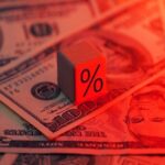 Em “Dia D” para reforma tributária, dólar sobe e bolsa abre em queda Em “Dia D” para reforma tributária, dólar sobe e bolsa abre em queda
