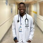 Sem ter energia elétrica, jovem quilombola passa em Medicina e ganha notebook após 'vaquinha' Sem ter energia elétrica, jovem quilombola passa em Medicina e ganha notebook após 'vaquinha'
