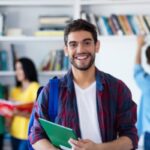 Auxílio de quase R$6 MIL para estudantes: veja HOJE os requisitos para participar do programa Auxílio de quase R$6 MIL para estudantes: veja HOJE os requisitos para participar do programa
