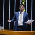 Deputado aciona PGR contra ministro de Lula por “farra das viagens” Deputado aciona PGR contra ministro de Lula por “farra das viagens”