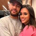 Bruna Biancardi surge recebendo carinho da ex de Neymar: 'Sentindo os chutes' Bruna Biancardi surge recebendo carinho da ex de Neymar: 'Sentindo os chutes'