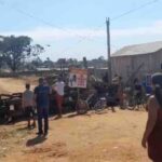 Moradores resistem à retirada da invasão do Irineu Serra; governo diz que moradias populares serão construídas no local