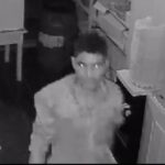 Vídeo mostra criminoso furtando farmácia dos pais da prefeita de Brasileia Vídeo mostra criminoso furtando farmácia dos pais da prefeita de Brasileia