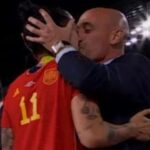 Hermoso desmente Rubiales sobre 'beijo consentido' e boicota federação ao lado das companheiras Hermoso desmente Rubiales sobre 'beijo consentido' e boicota federação ao lado das companheiras