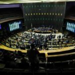 Câmara aprova reajuste de 9% no salário de servidores do Executivo federal