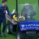Arboleda deixa jogo do Equador de maca e preocupa São Paulo Arboleda deixa jogo do Equador de maca e preocupa São Paulo