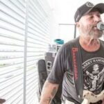 Médicos reduzem sedativos do músico Mingau; caso continua grave Médicos reduzem sedativos do músico Mingau; caso continua grave