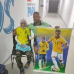 Neymar realiza sonho de menino com doença rara antes do jogo do Brasil Neymar realiza sonho de menino com doença rara antes do jogo do Brasil