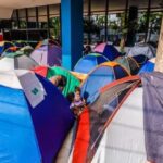 Coluna da Angélica no NHN – Minha terra tem palmeiras…e famílias ao relento