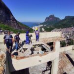 Mansão de luxo do tráfico avaliada em R$ 2,5 milhões é demolida na Rocinha em ação do MP e Prefeitura