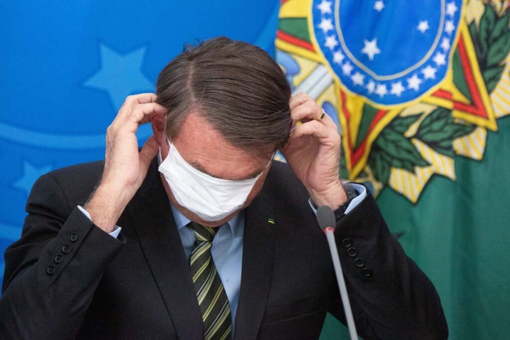Bolsonaro aguarda lei de Tarcísio para reaver quase R$ 1 mi em multas Bolsonaro aguarda lei de Tarcísio para reaver quase R$ 1 mi em multas
