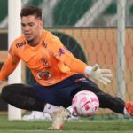 Seleção faz primeiro treino com elenco completo, e Diniz confirma mudanças entre os titulares Seleção faz primeiro treino com elenco completo, e Diniz confirma mudanças entre os titulares