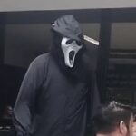 Aluno fantasiado de “Ghostface” provoca caos em universidade de Recife Aluno fantasiado de “Ghostface” provoca caos em universidade de Recife